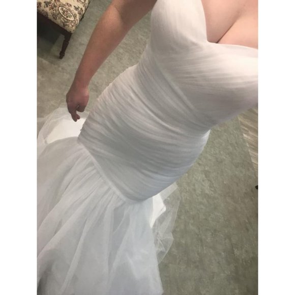 New White Wedding Dress, Small Size 6, Off-the-Shoulder, Mermaid, Corset Lace-up - Picture 10 of 15